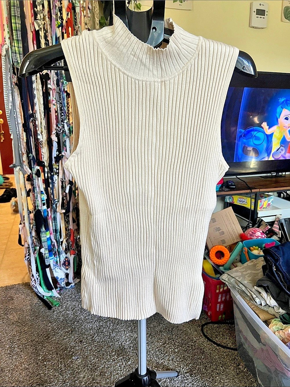 Ophelia Roe. Ribbed Sleeveless Sweater in Cream XL Like New